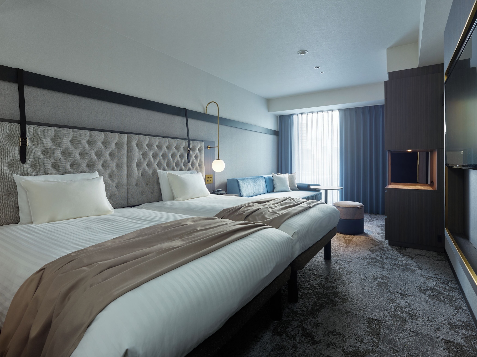 SUPERIOR, 2 BEDS, BATHTUB