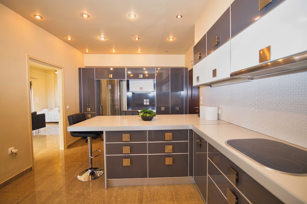 Marini Luxury Apartments And Suites 58/75