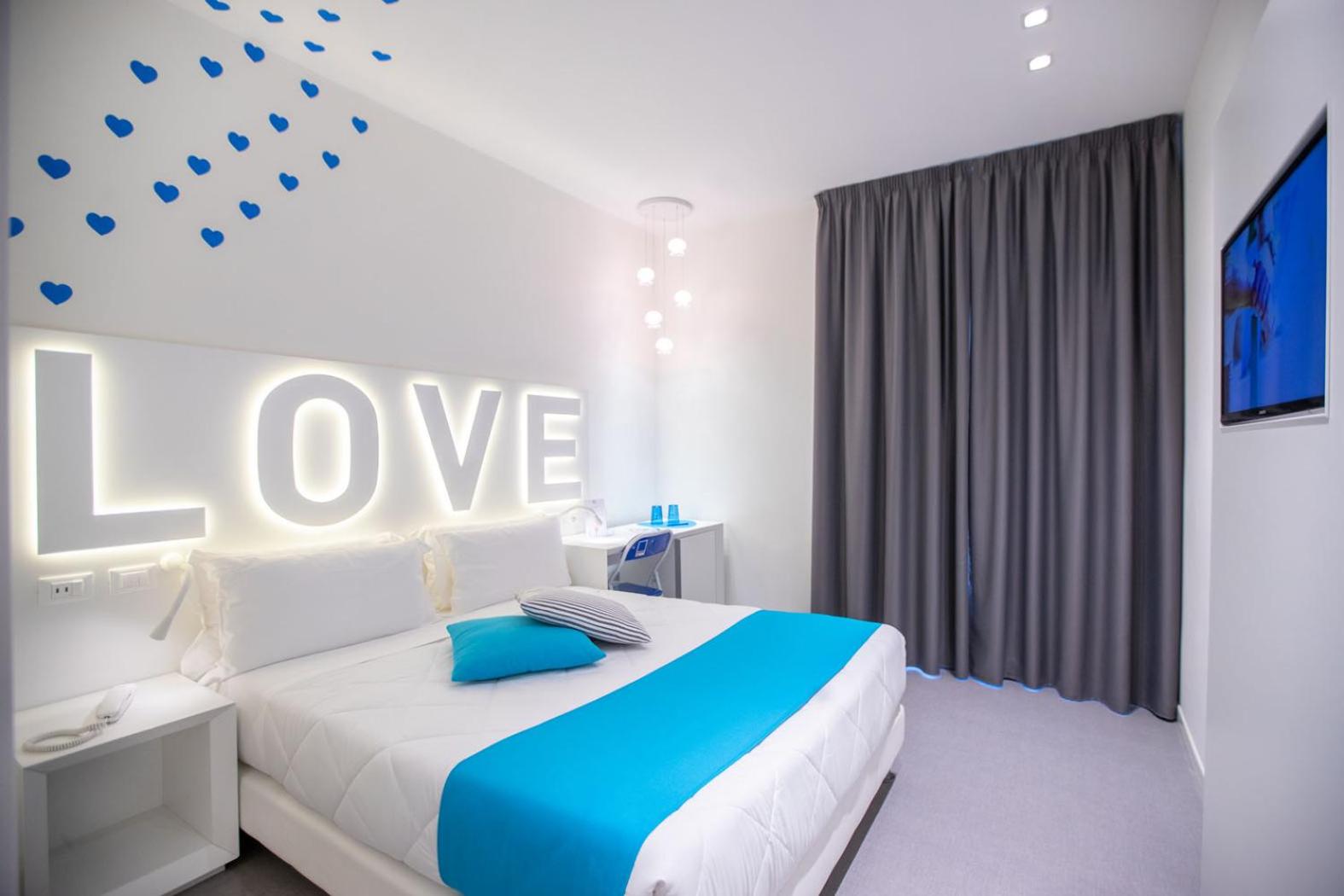Room, Single, Double Bed