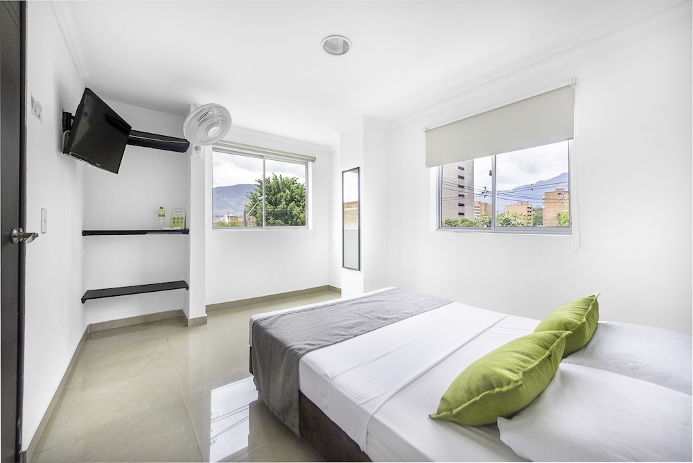 Ayenda 1219 Park 6 10/25