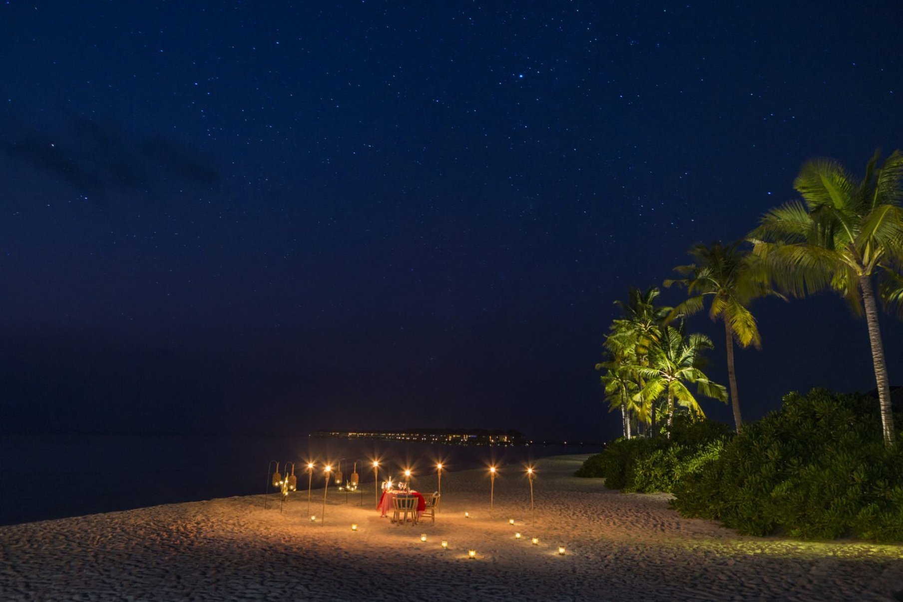 HURAWALHI ISLAND RESORT MALDIVES 94/99