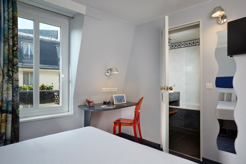 UNE AUTRE CHAMBRE 15/50