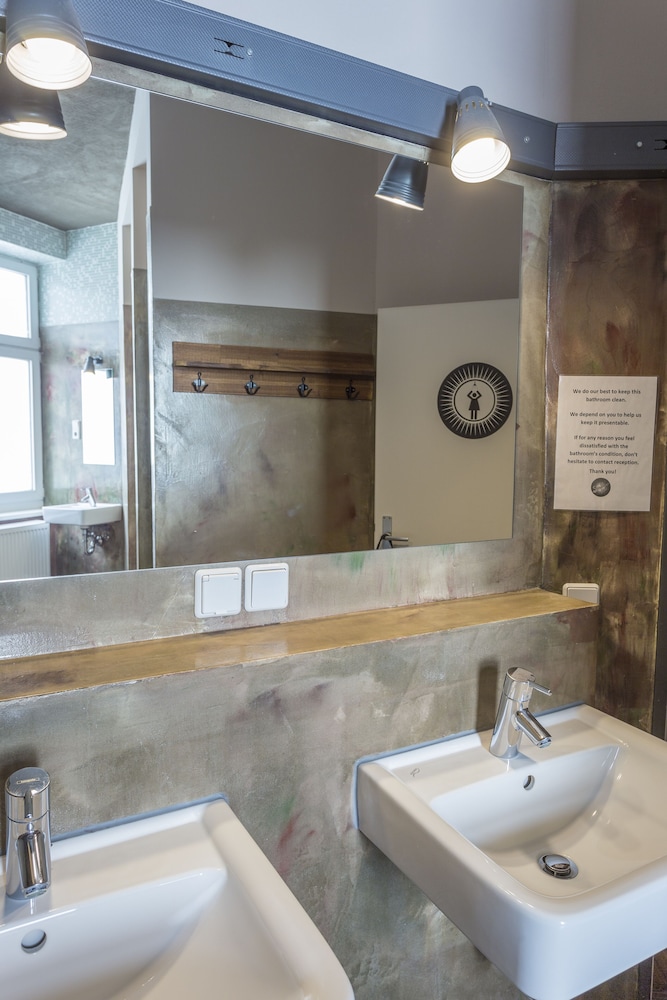 سكن مشترك مختلط بثمانية أسرّة، Sunflower Hostel 5/6