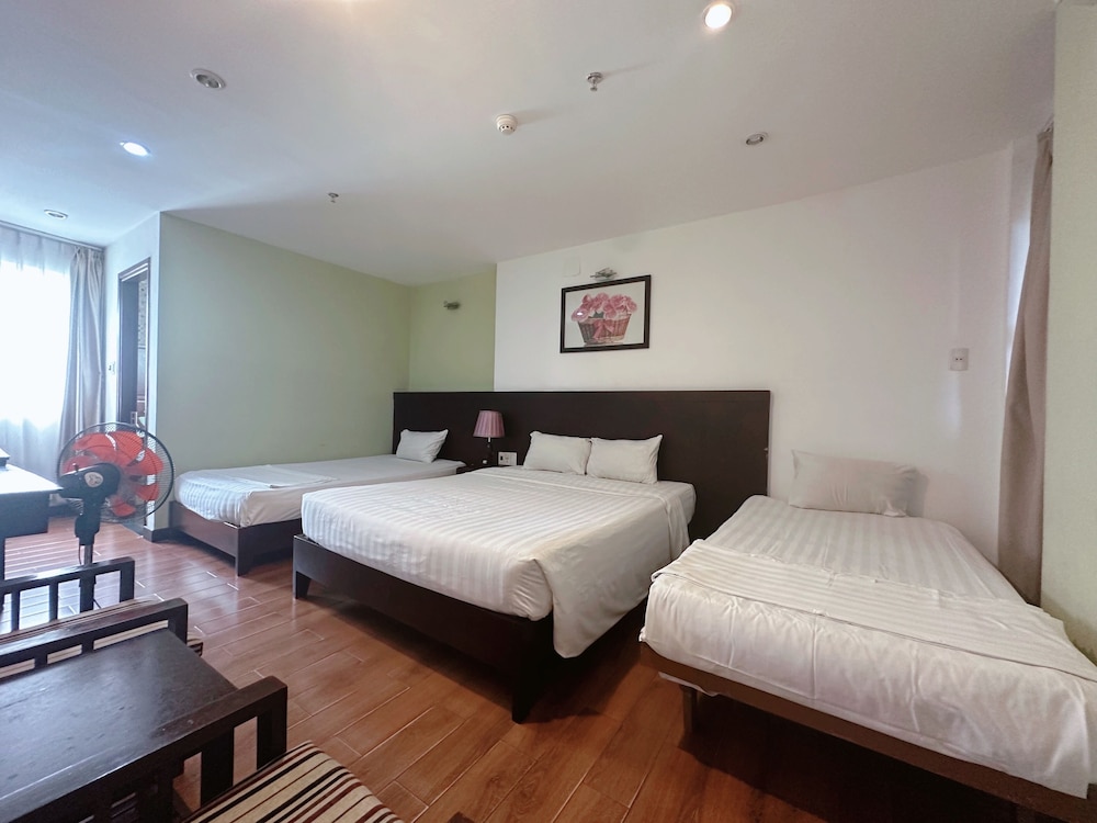 Dragon Sea Hotel 8/50