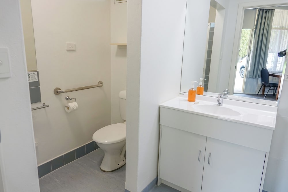 BAIRNSDALE MAIN MOTEL 23/27