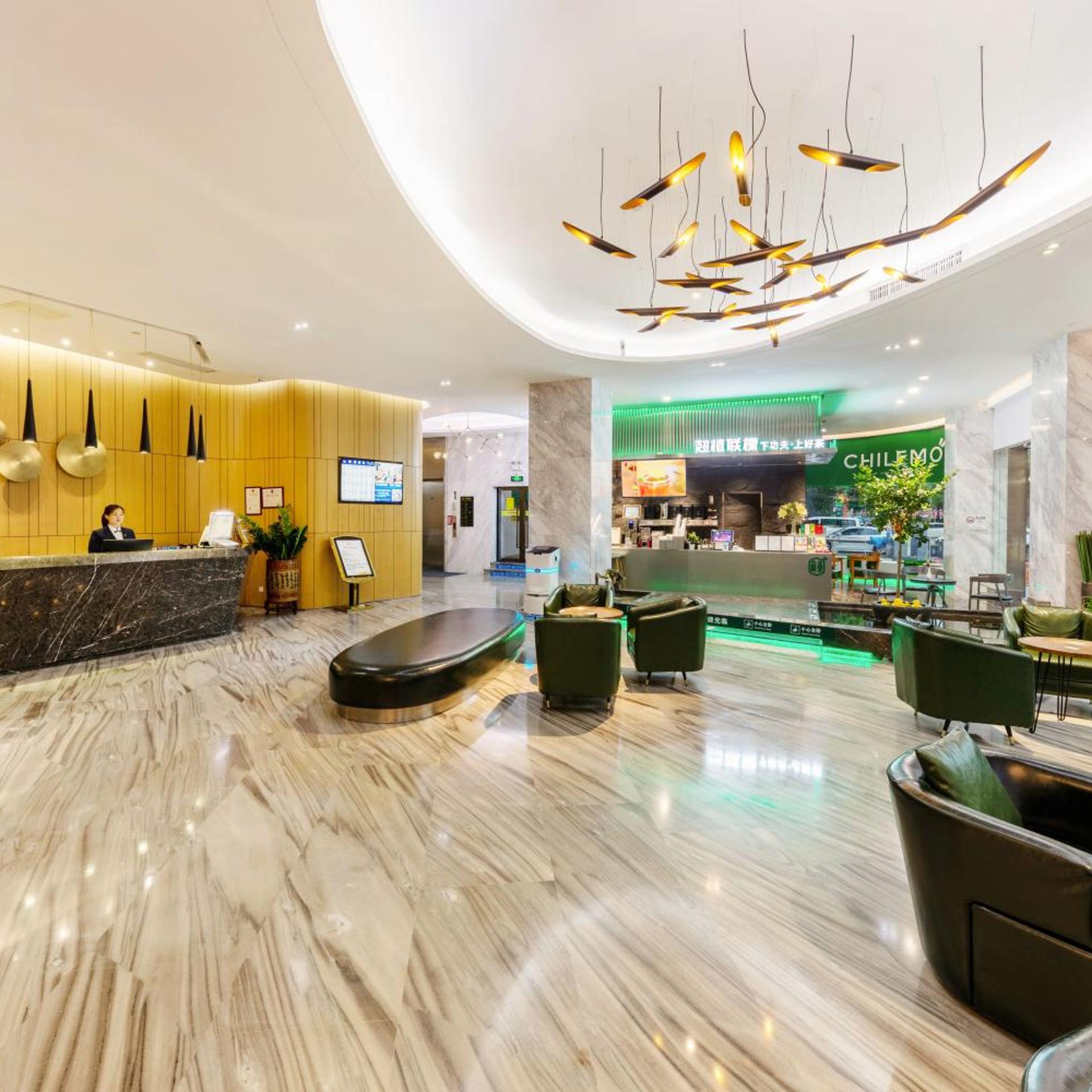 Qian Hai Holiday Hotel 9/68