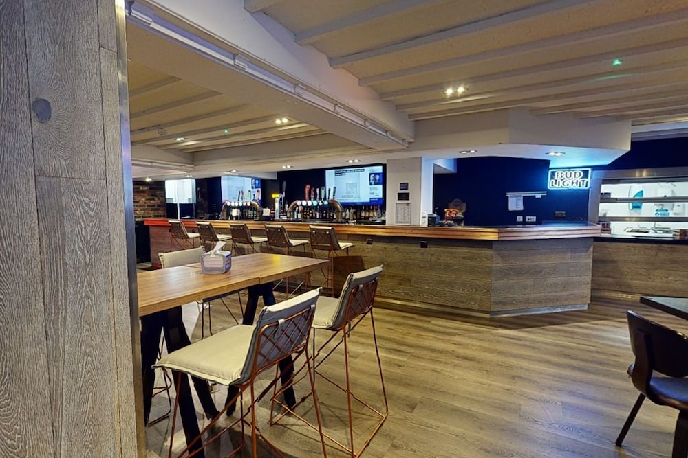 Village Manchester Hyde Hotel Leisure Club 26/40