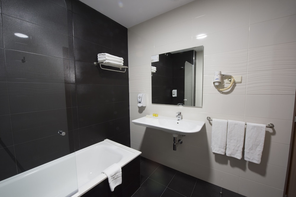 HOTEL OCA INSUA 46/46