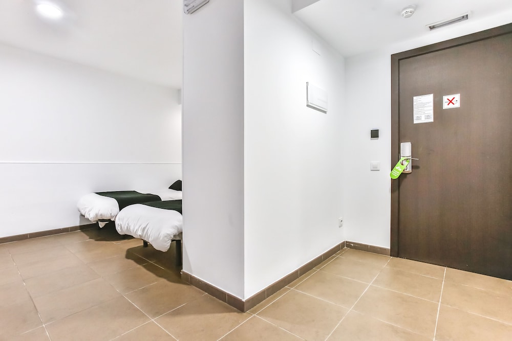Laramond Barcelona Rooms 24/58