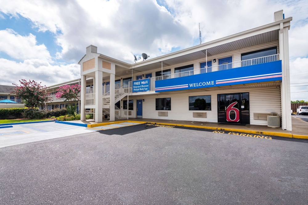 Motel6 Anniston, AL 36/39