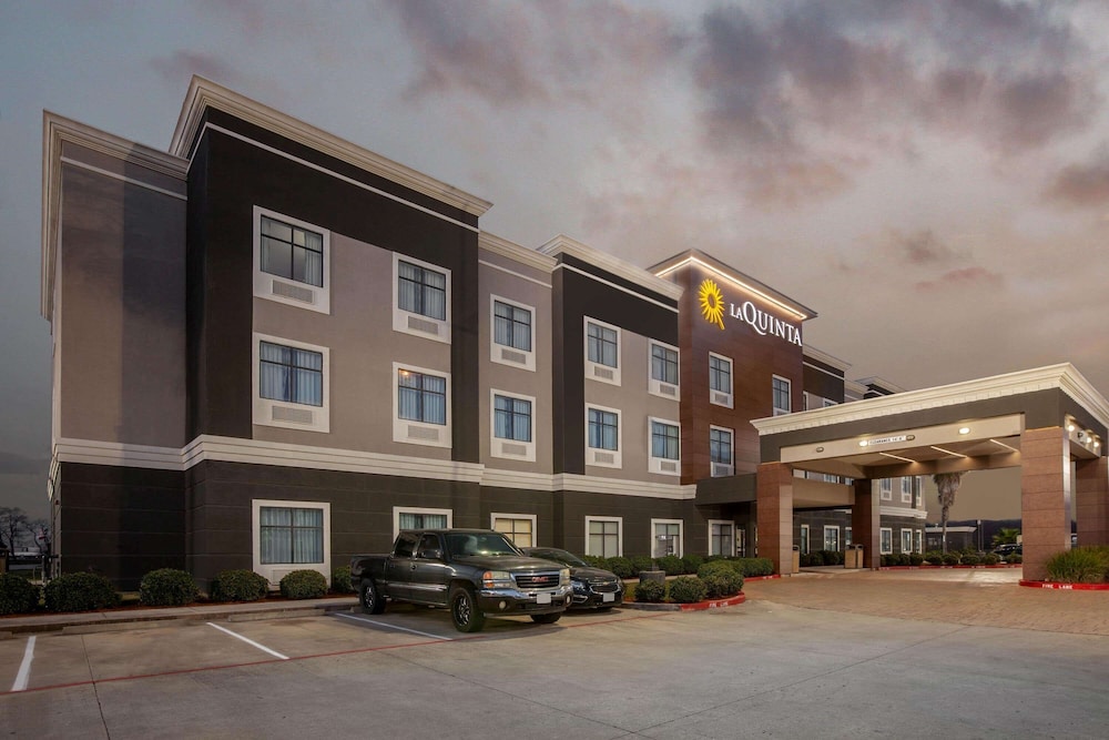 La Quinta Inn & Suites by Wyndham Pasadena North 5/30