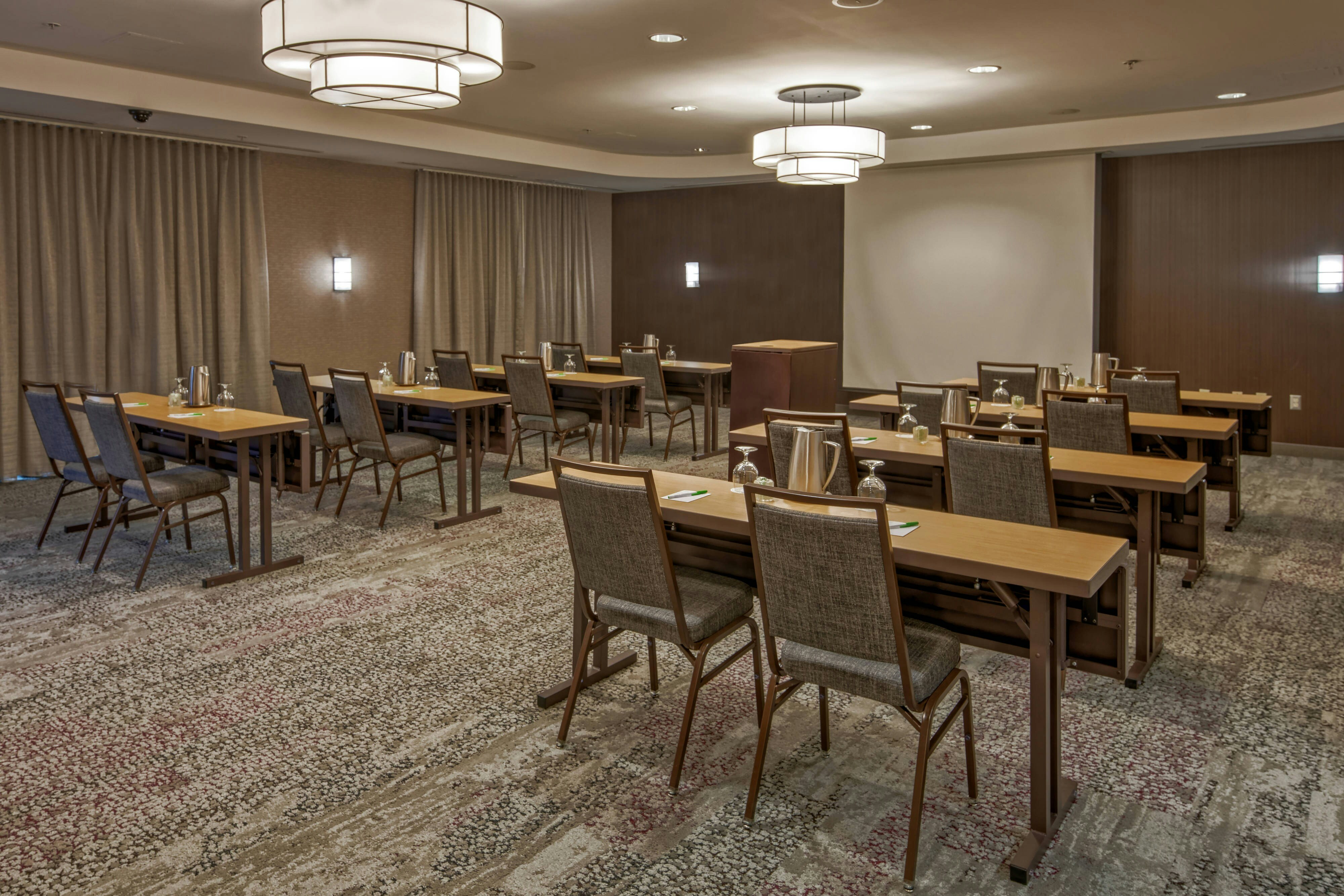 Courtyard by Marriott Newport News Airport 16/19