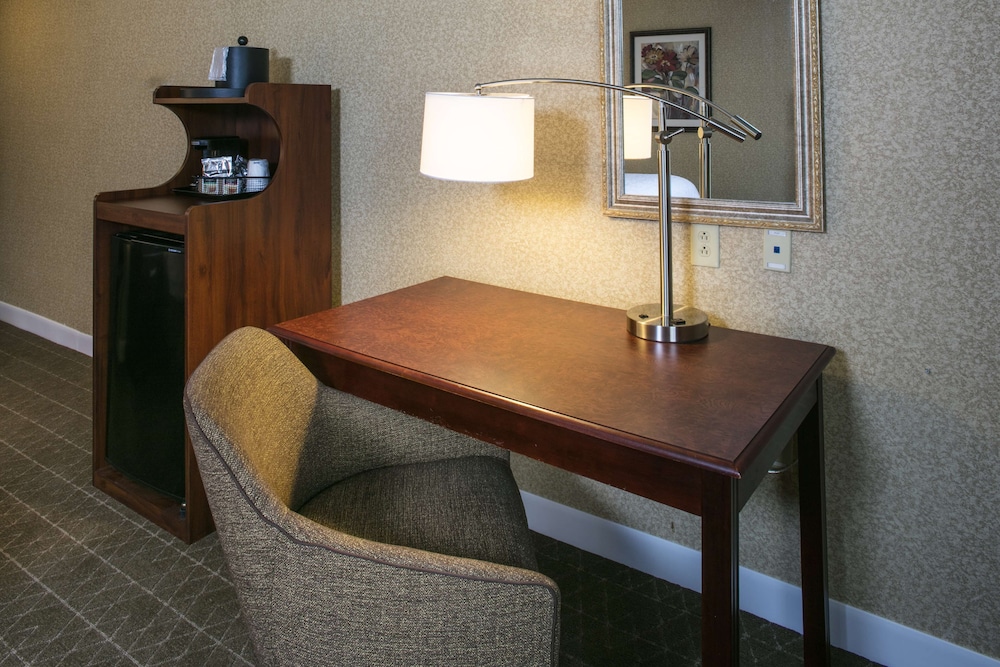 Hampton Inn & Suites Toledo-Perrysburg 37/50