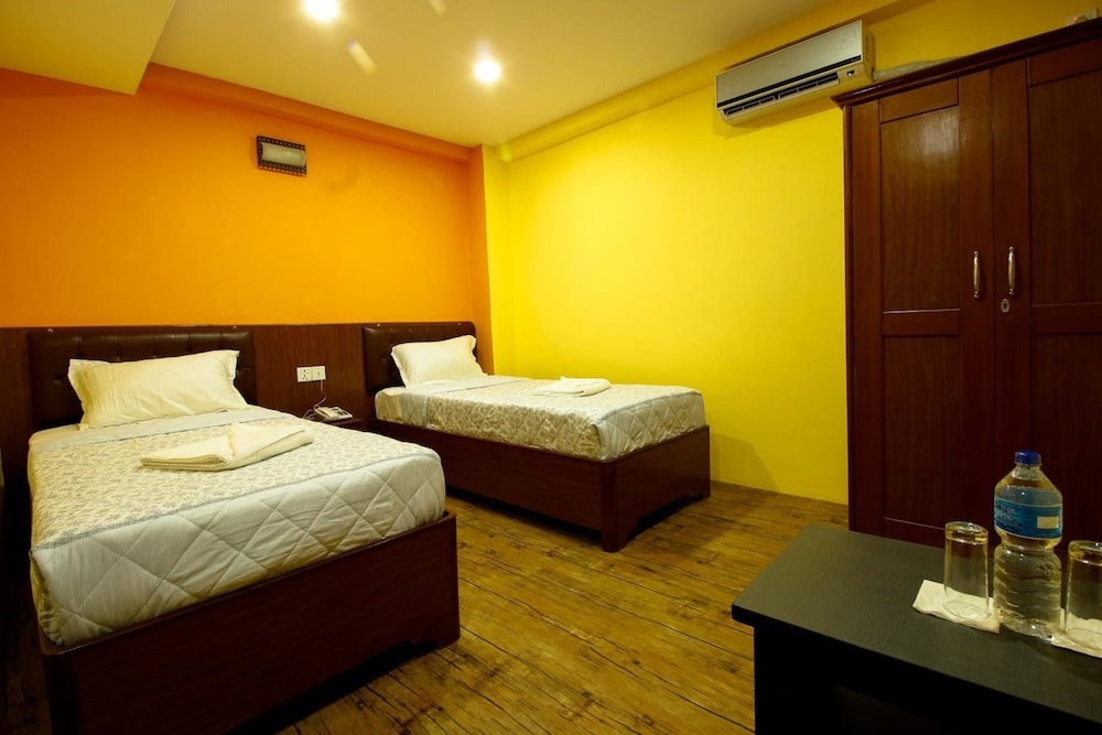 Everest Holiday Inn 14/28