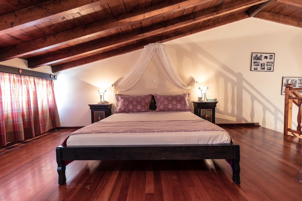 1 Bedroom, Apartment, Double Bed, Mountain View, Two Story, Sofa