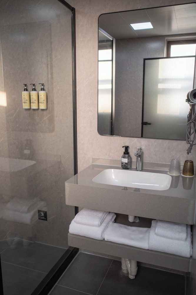Joyful Star Hotel Pudong Airport Chenyang 55/58