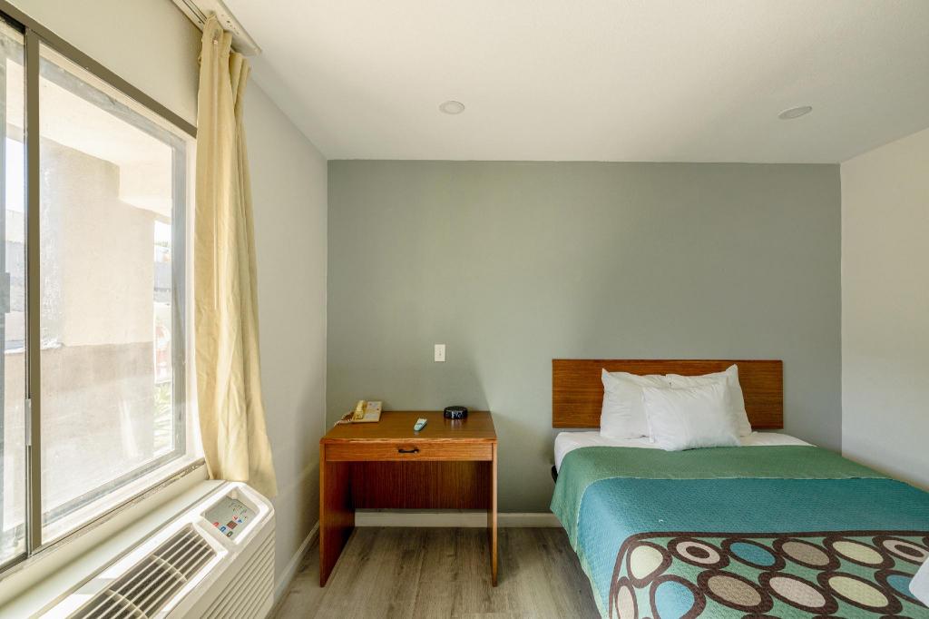 Room at Townhouse Barstow On Historic Route 66 CA  I 15, BARSTOW - CA