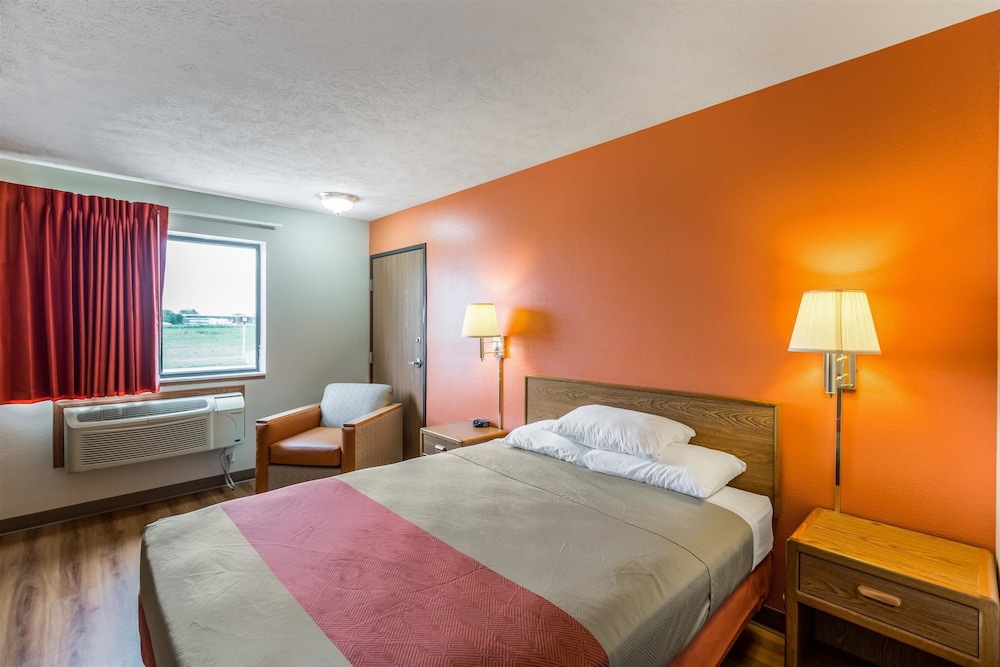 Motel6 Percival, IA 13/68