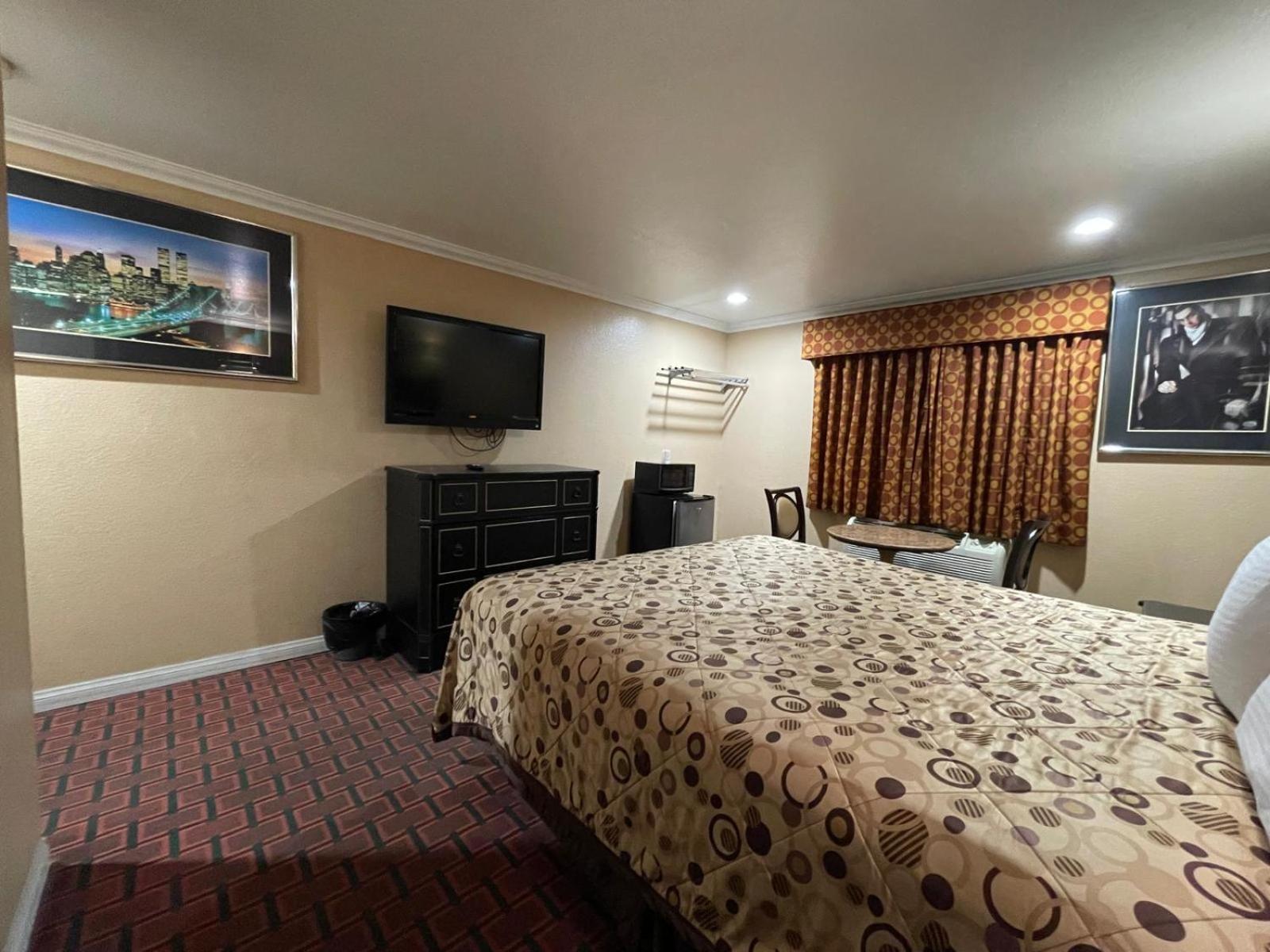 Sunrise Inn Gardena 12/27