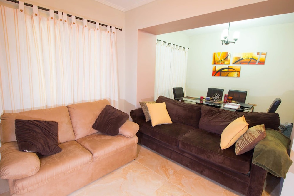 The Bailey's New Kingston Suites 9/23