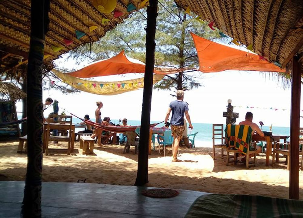 Beach Wave Hotel 24/43