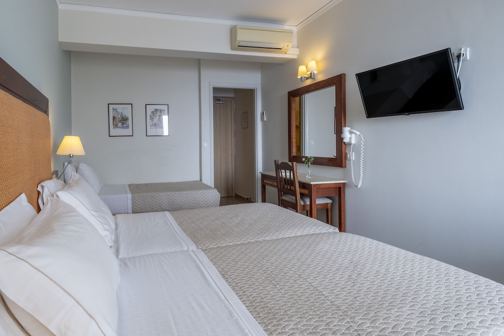 Room, Triple, 3 Beds, Sea View, Balcony