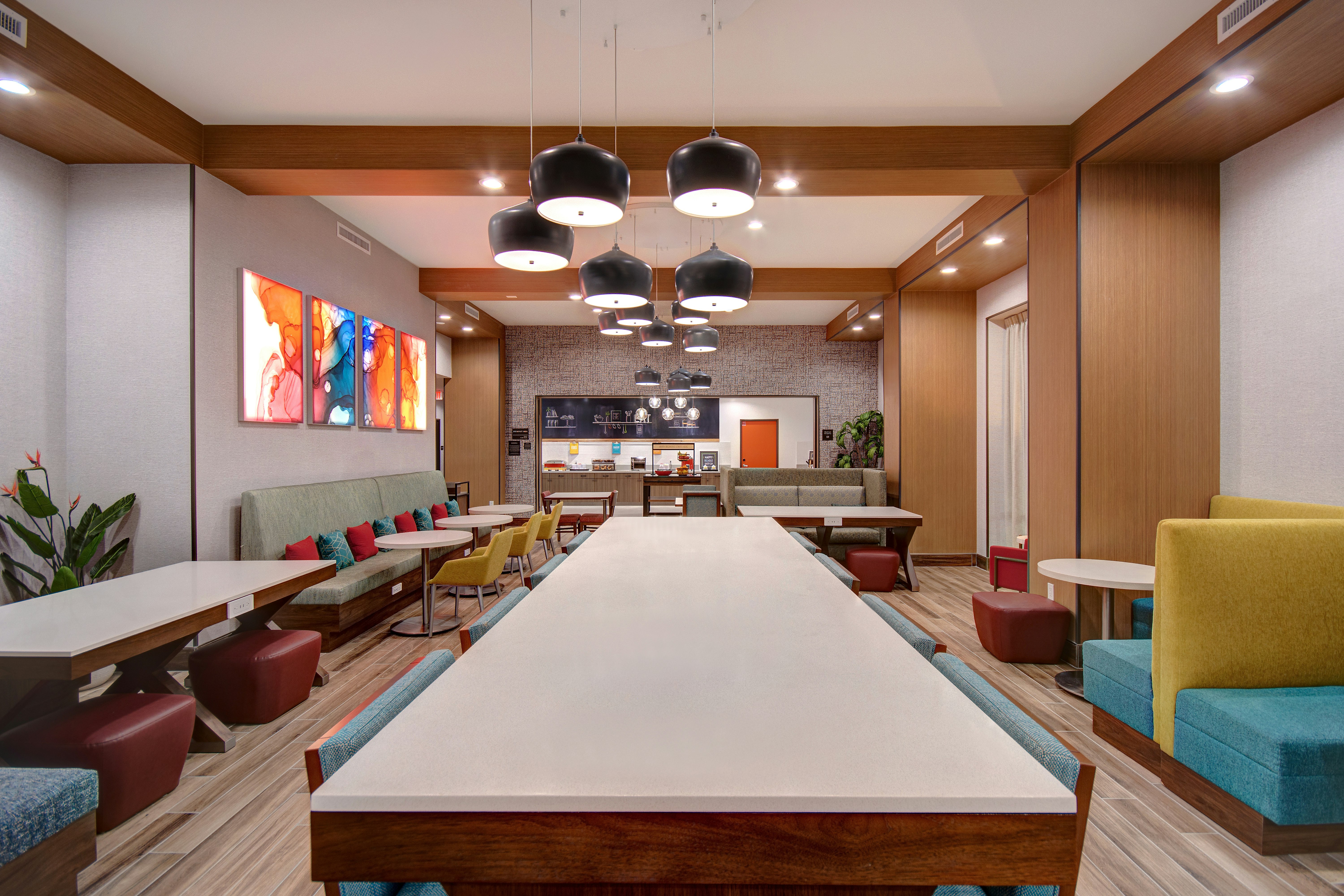 Hampton Inn & Suites Ontario Rancho Cucamonga 16/23