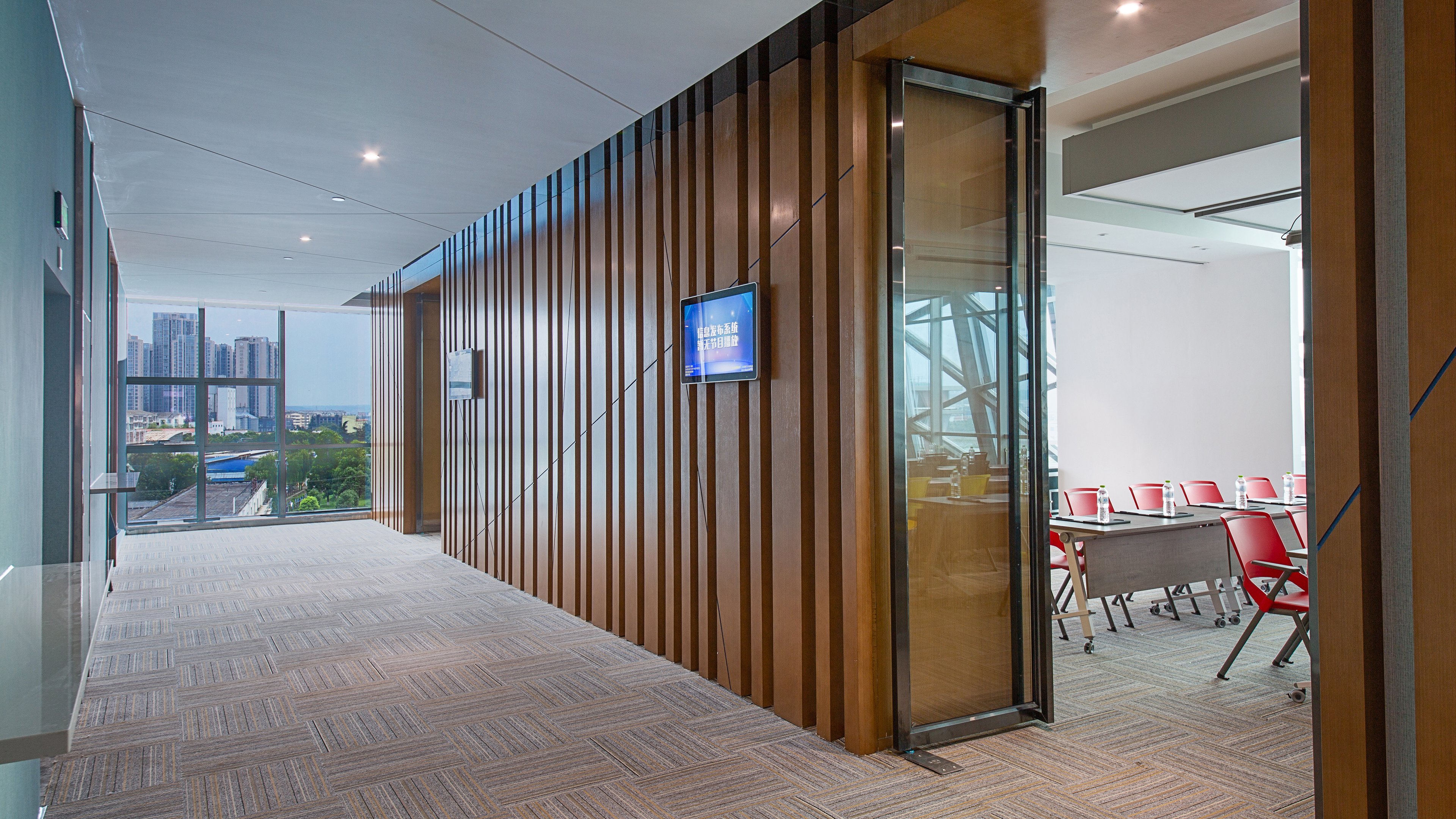HOLIDAY INN EXPRESS MIANYANG HIGH-TECH ZONE 16/48