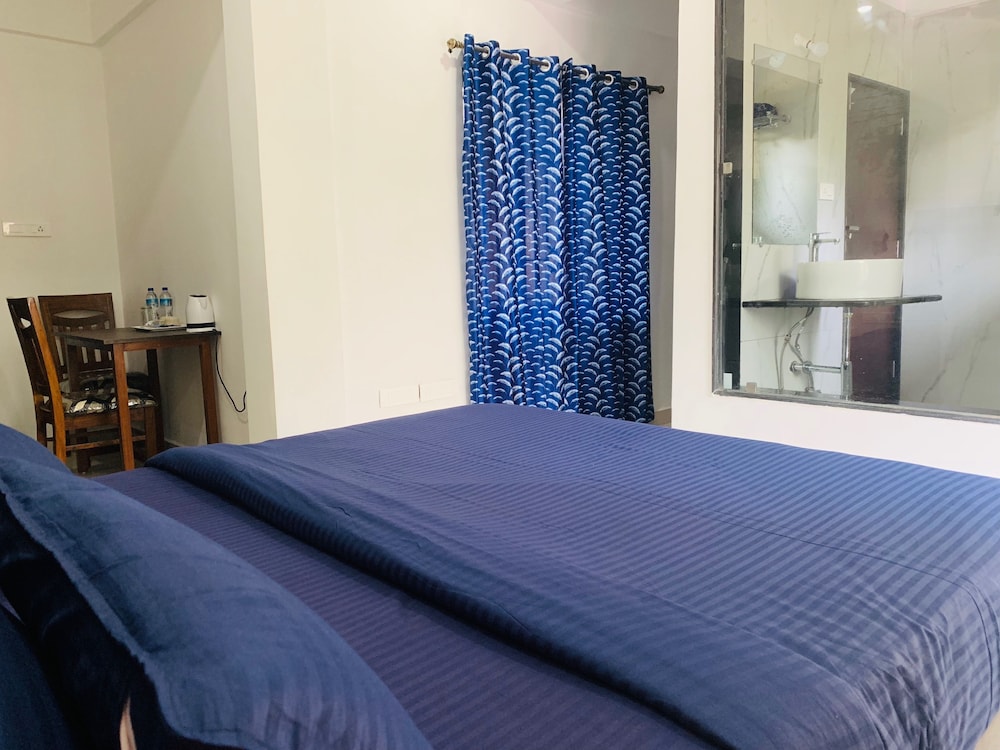 Swati Hotel 10/72