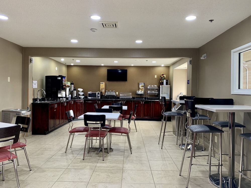Microtel Inn & Suites By Wyndham Charleston Wv 28/37