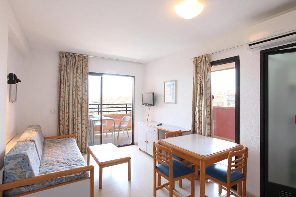 La Caseta Apartments 23/49