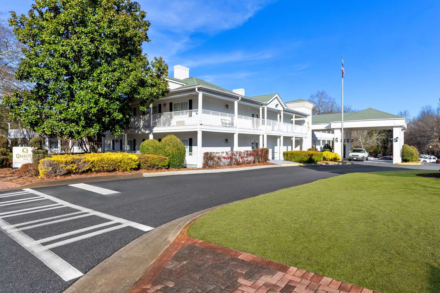 Quality Inn Fayetteville Near Historic Downtown Square 18/22