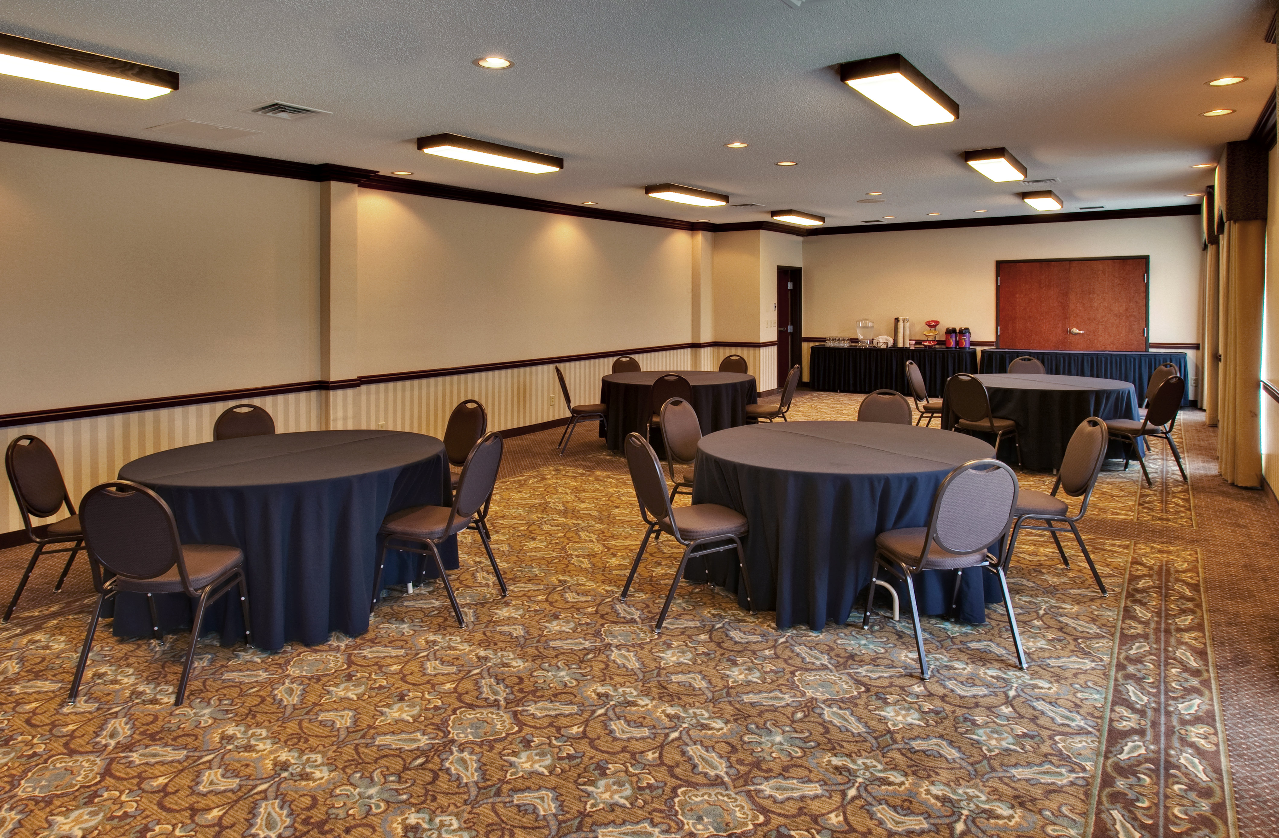 Staybridge Suites West Des Moines 70/76
