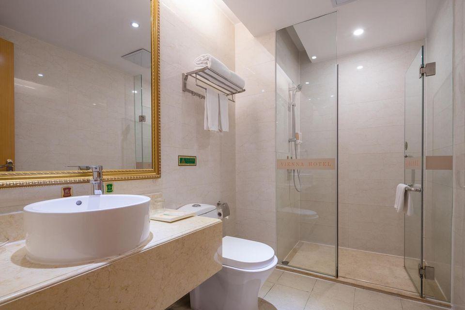 Vienna International Hotel (Shenzhen Jihua Road Shangxue) 46/47