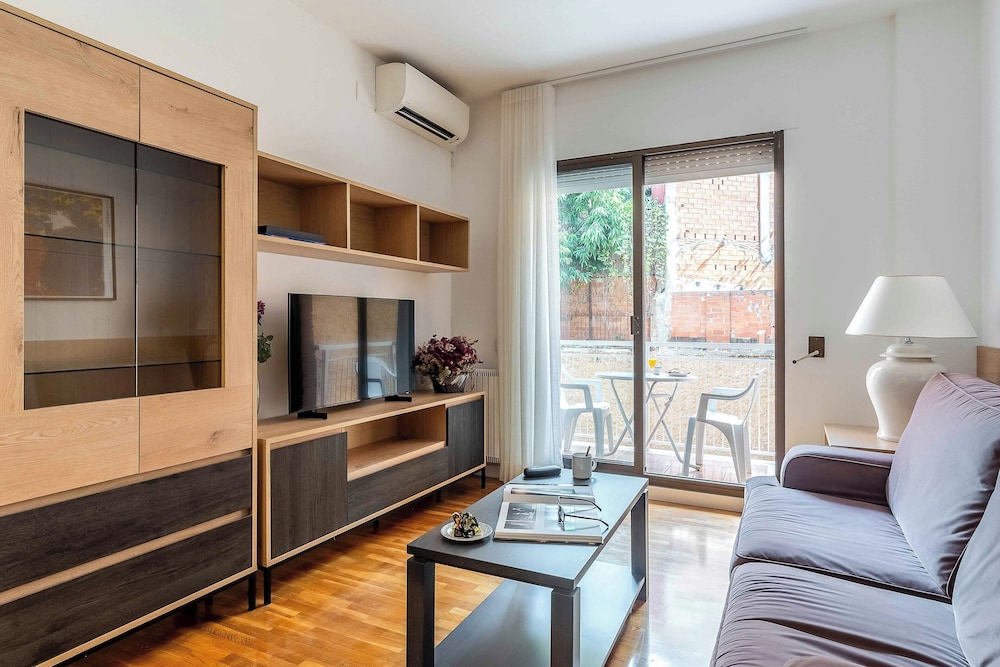 Aparthotel Bertran 89/109