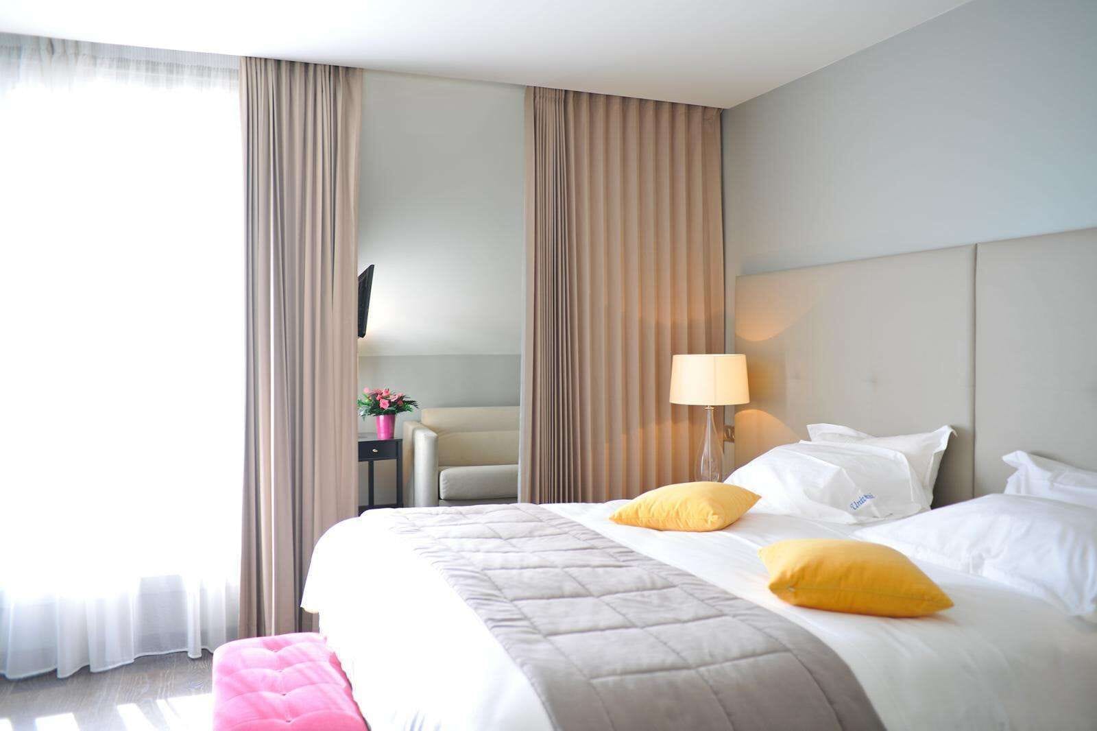ROOM, DOUBLE OR TWIN BED, TERRACE
