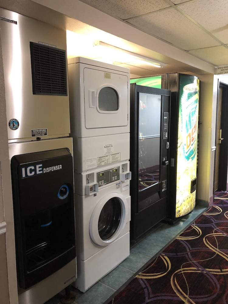 Super 8 By Wyndham Natchitoches 23/37