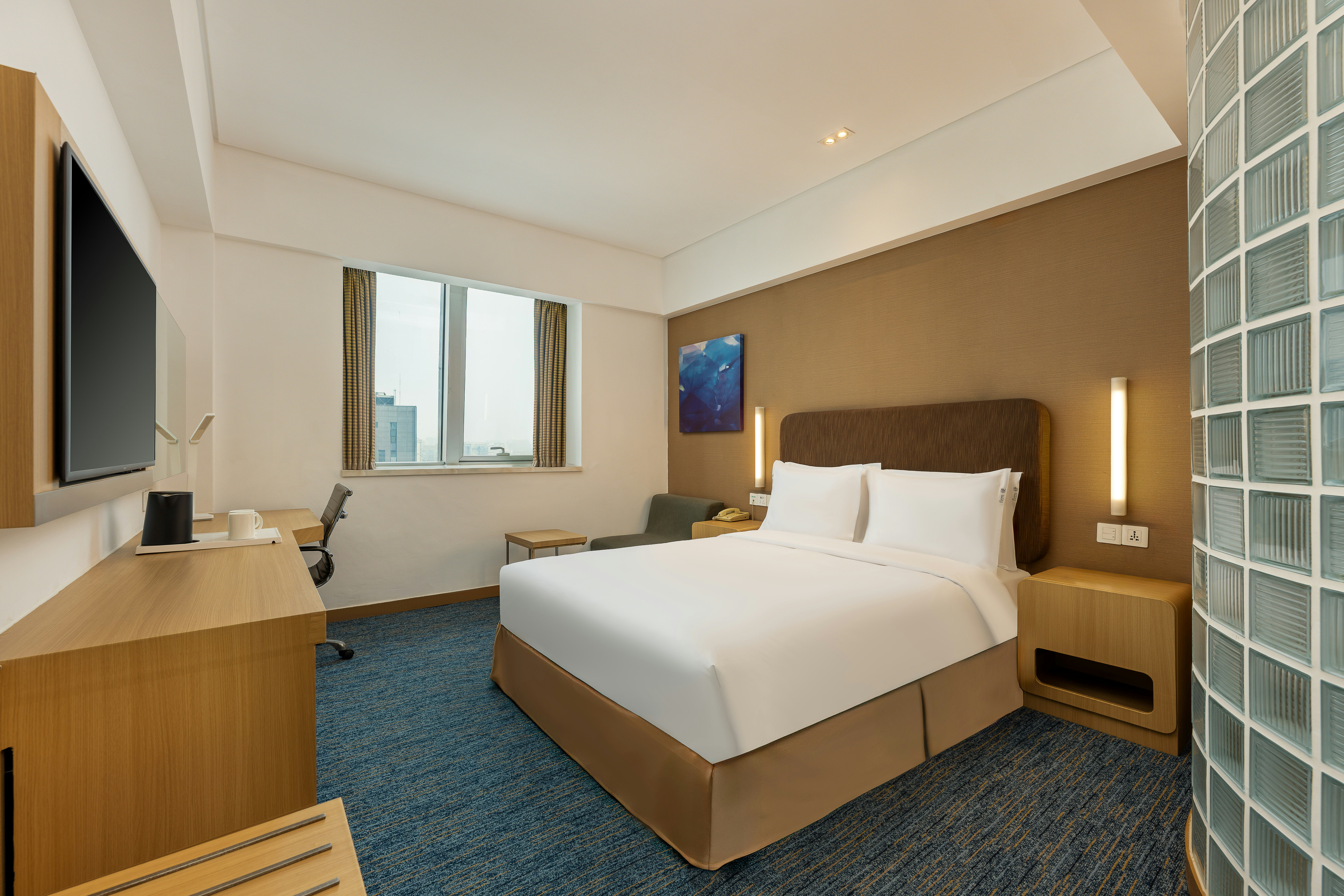 HOLIDAY INN EXPRESS SHANGHAI JINSHA 25/50