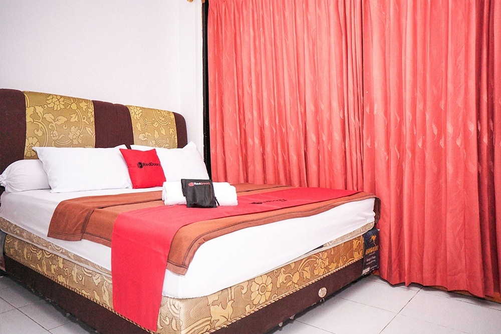RedDoorz near Palembang Square Mall 2 11/23