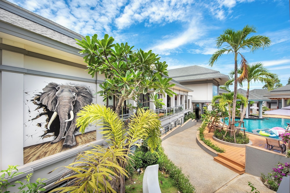 AZ Sunrise Resort & Fitness Club 57/60