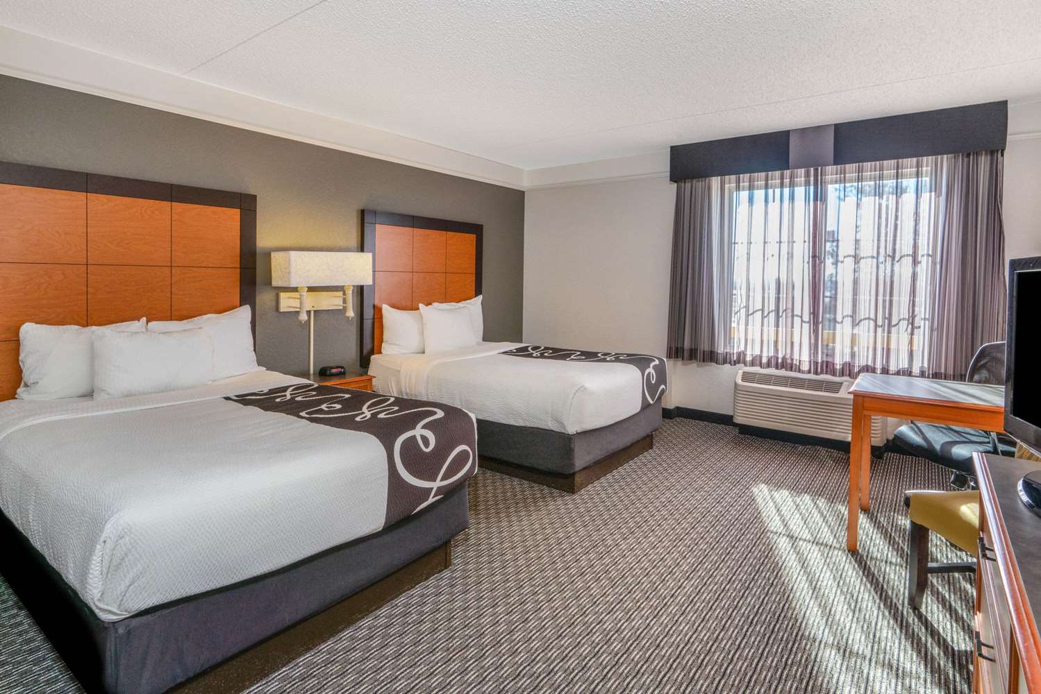 La Quinta Inn Suites Pueblo 24/48
