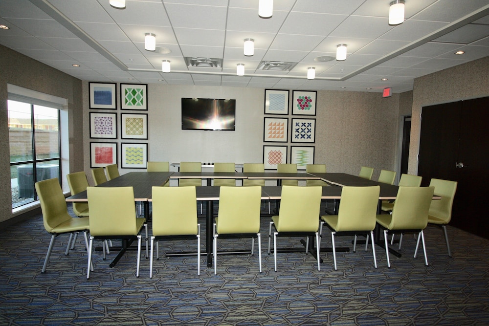 Holiday Inn Express & Suites Kirksville - University Area 31/38