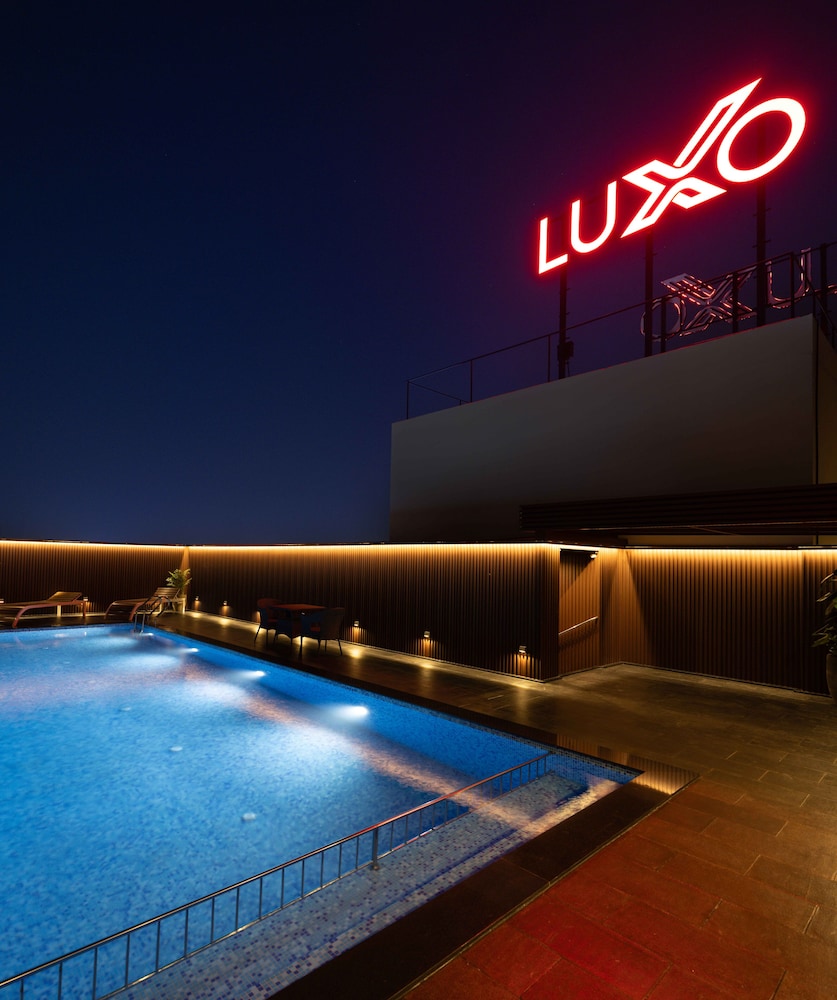 Luxo Kochi 33/34