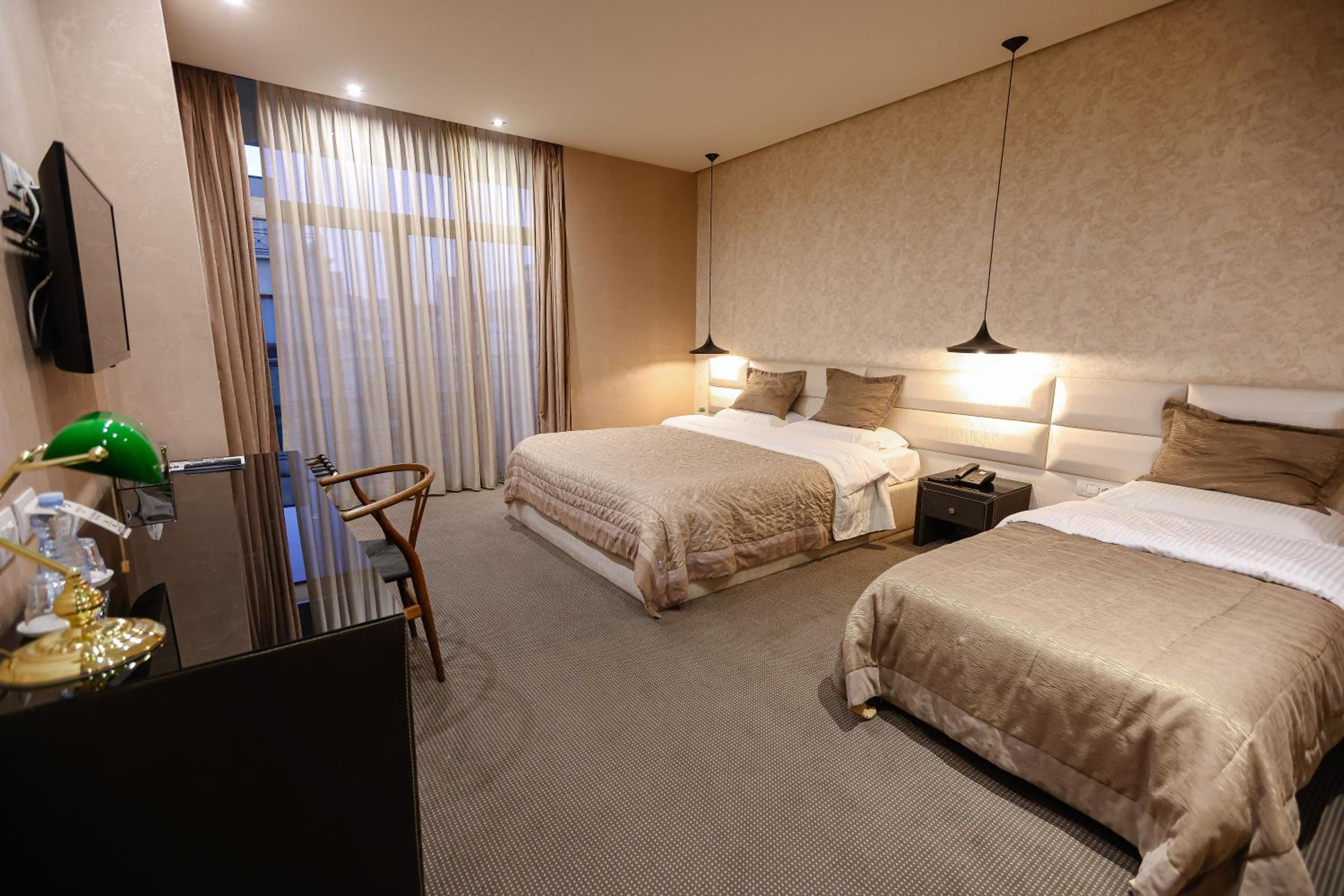 Room, Triple, 1 King and 1 Single Beds