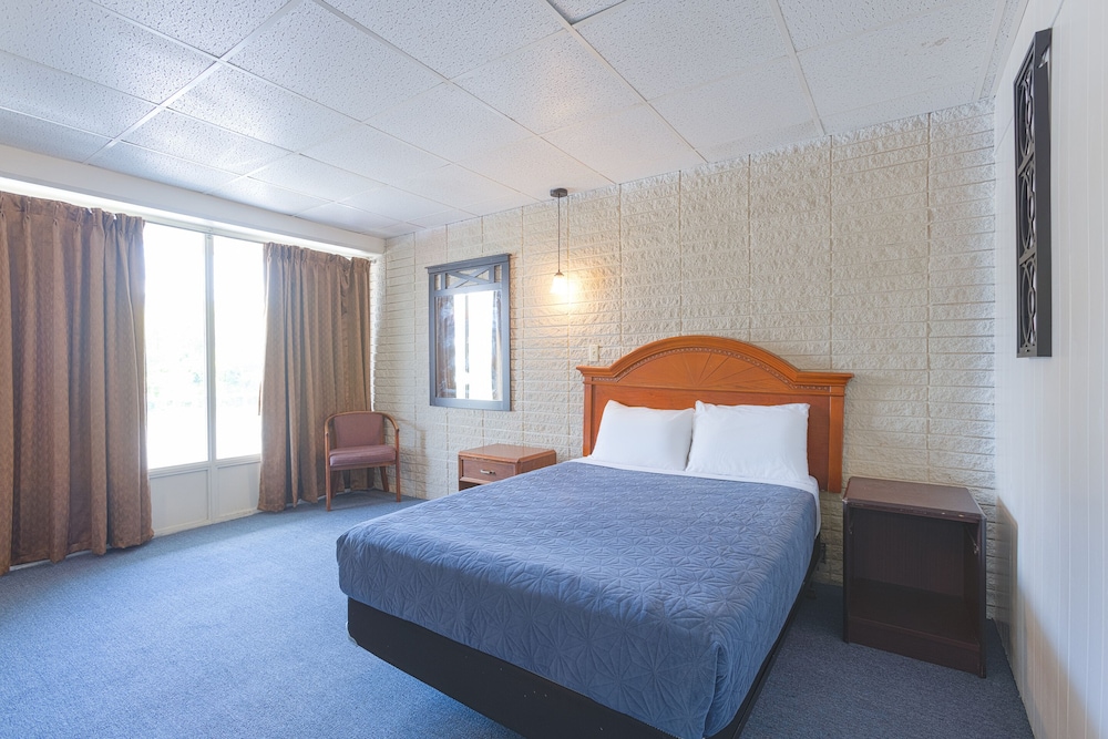 Sonrise Inn Lincoln Hwy By OYO 35/57
