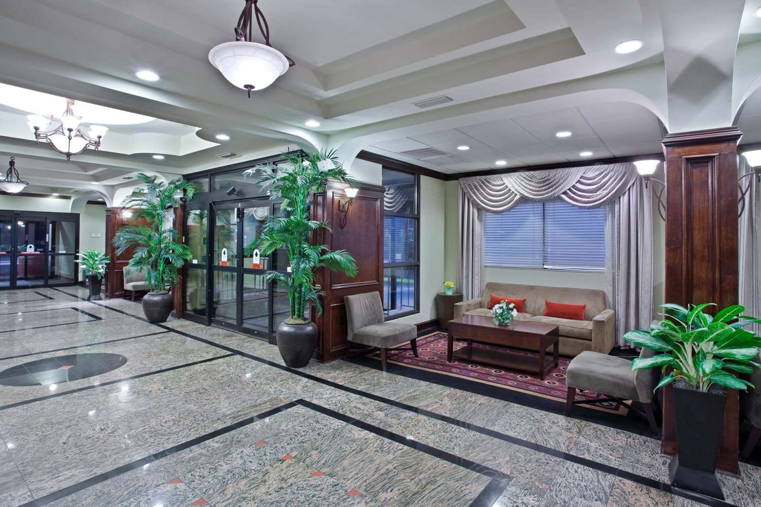 La Quinta Inn & Suites by Wyndham Downtown Conference Center 10/33