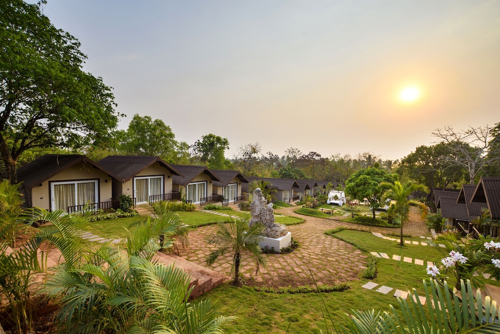 Stone Wood Resort & Spa 36/50