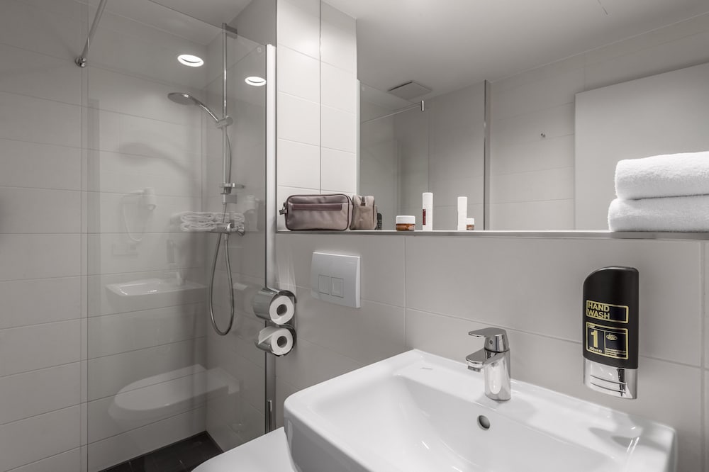 SERWAYS HOTEL BRUCHSAL WEST 9/54
