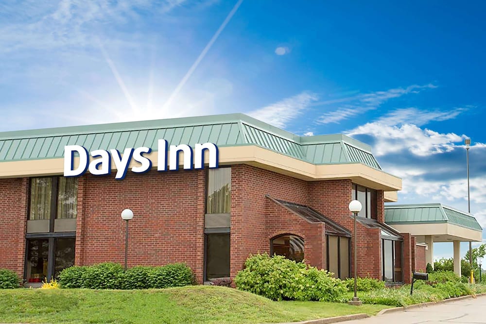 Days Inn by Wyndham Rolla 1/33