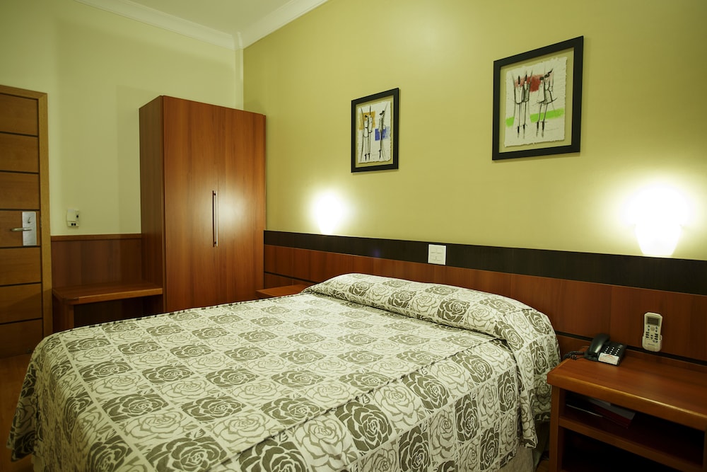 Eston Hotel 15/38